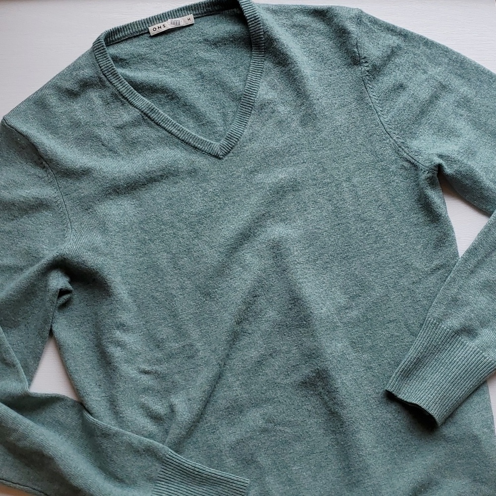 O.N.S. Seafoam Green Wool Cashmere V-Neck Sweater M